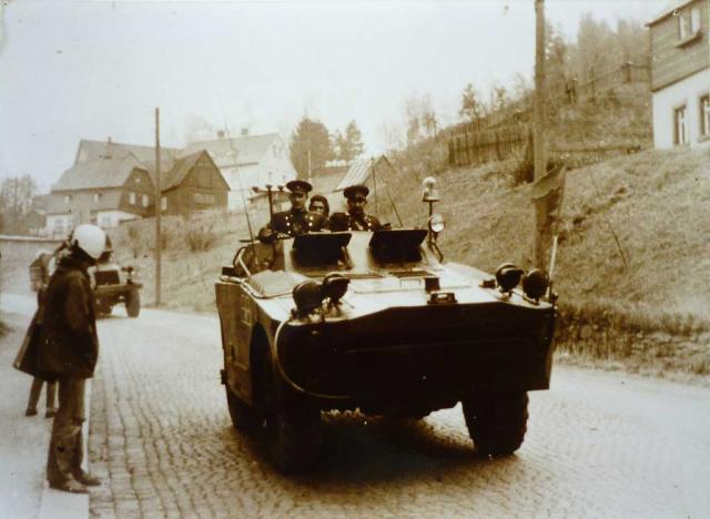 Rote Armee kehrt aus Prag zurueck in Schneeberg Karlsbader Str 1969