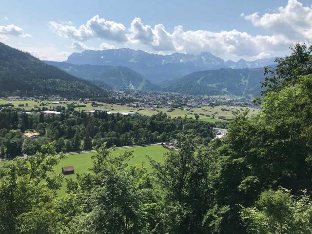 Werdenfels Burgrain Richtung Partenkirchen und Garmisch
